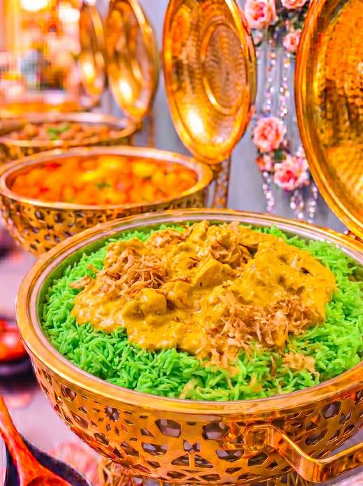 عيش أخضر مع دجاج بالكريمة